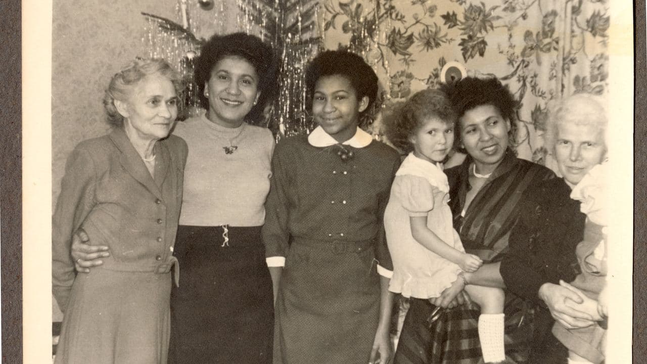AUSSTELLUNG: AUF DEN SPUREN DER FAMILIE DIEK