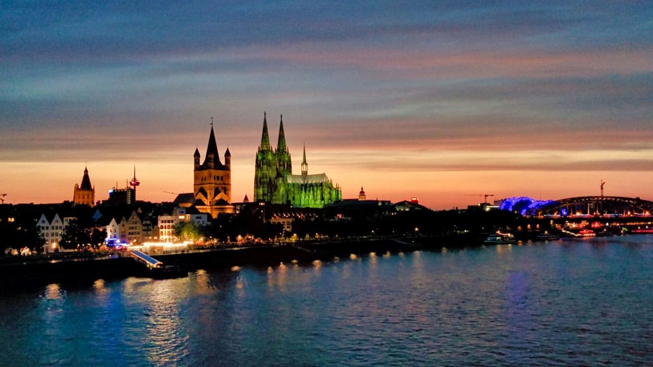 Rheinuferfest an der Hohenzollernbrücke