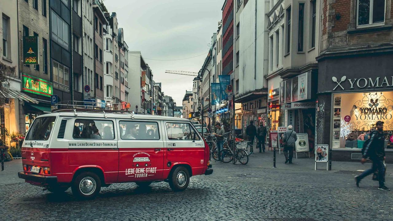 Stadtrundfahrt / Stadttour / Sightseeing im Oldtimer Bulli durch Köln (2,5h)