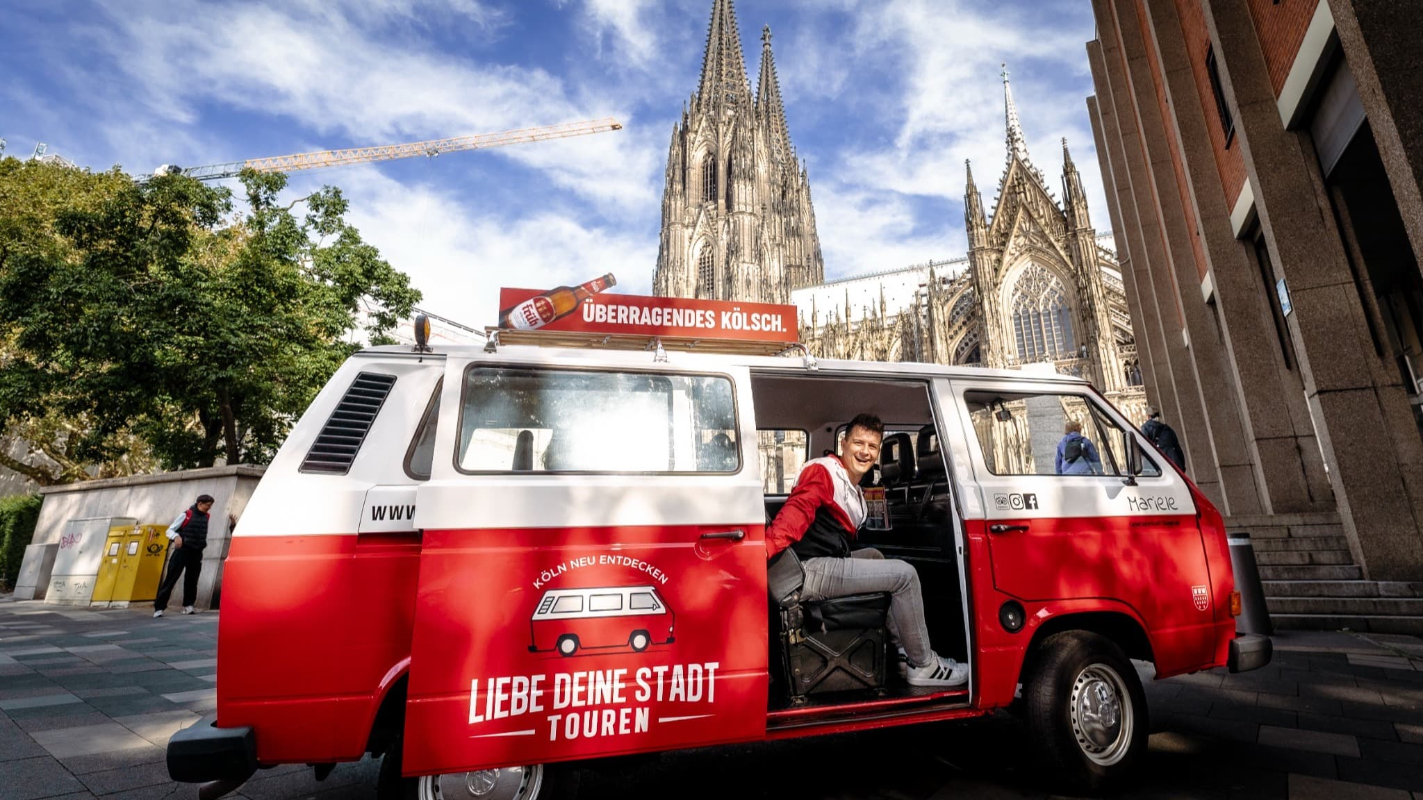 Stadtrundfahrt im Oldtimer Bulli durch Köln (3,5h Tour)