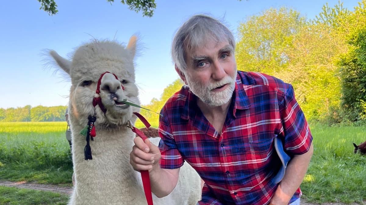 „Walters bunte Welt“: Rentner und Instagram-Star Walter Burgmann feiert Buchpremiere